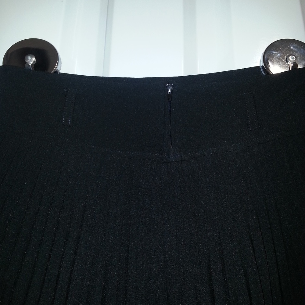 Papaya women's black pleated skirt size M - Picture 7 of 8